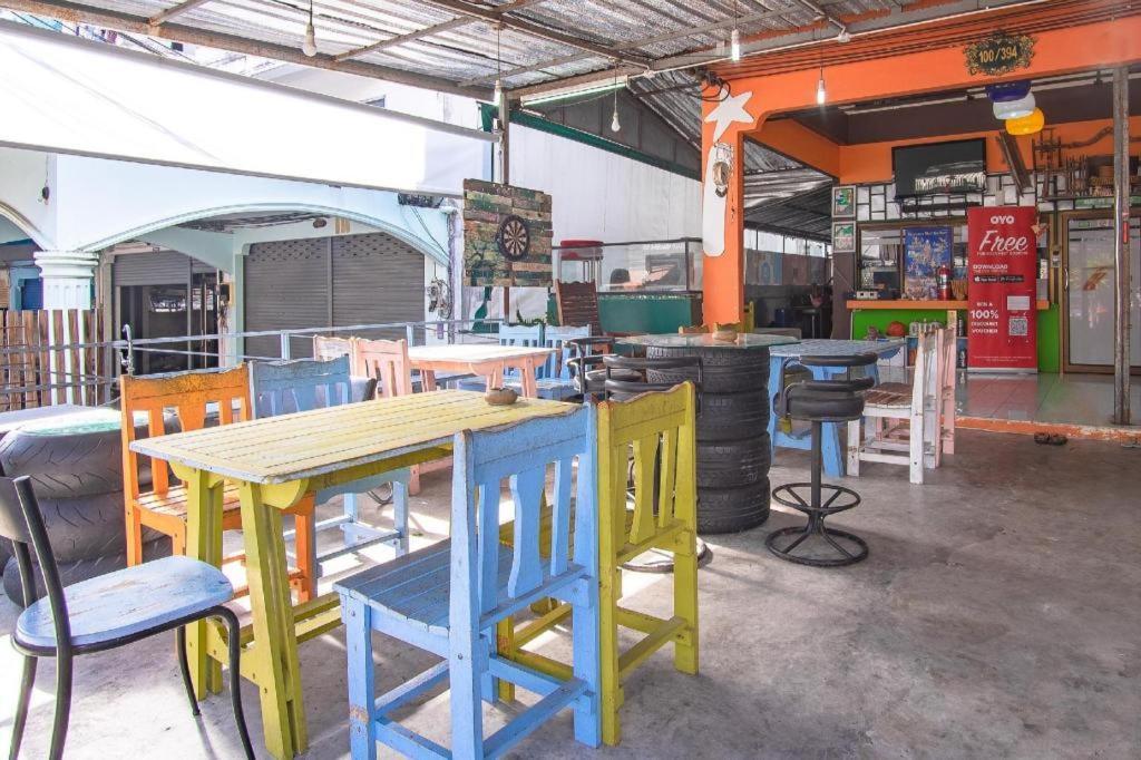 Oyo 586 I Hostel Phuket Bagian luar foto