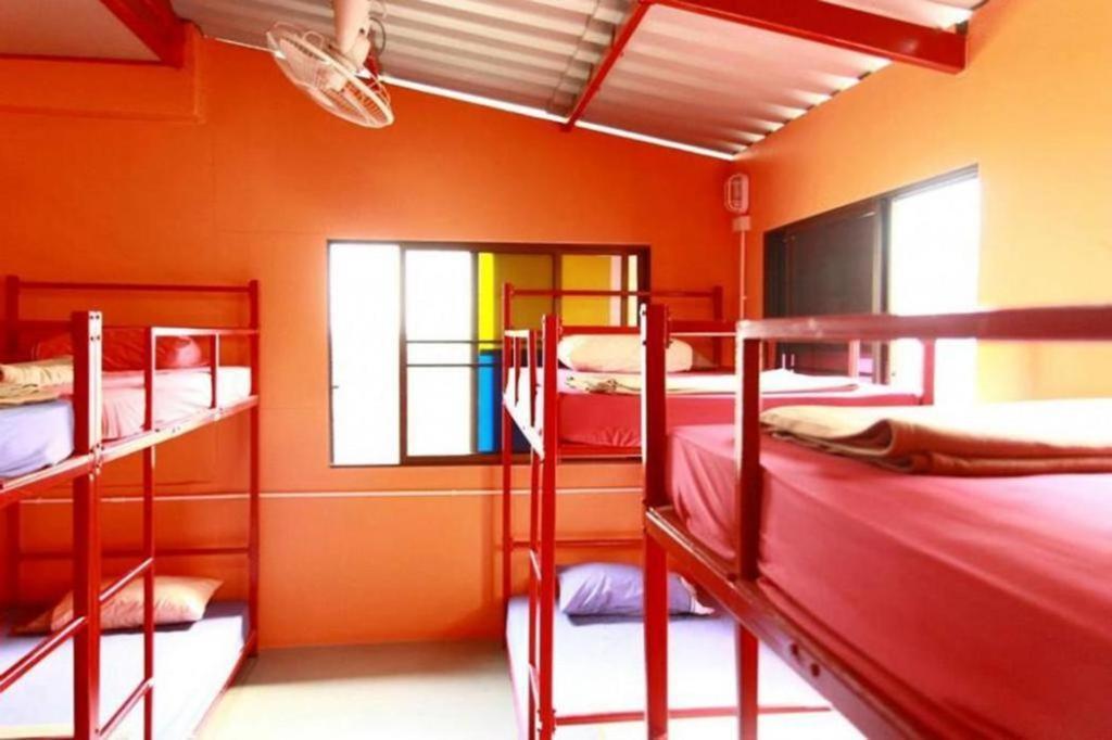 Oyo 586 I Hostel Phuket Bagian luar foto