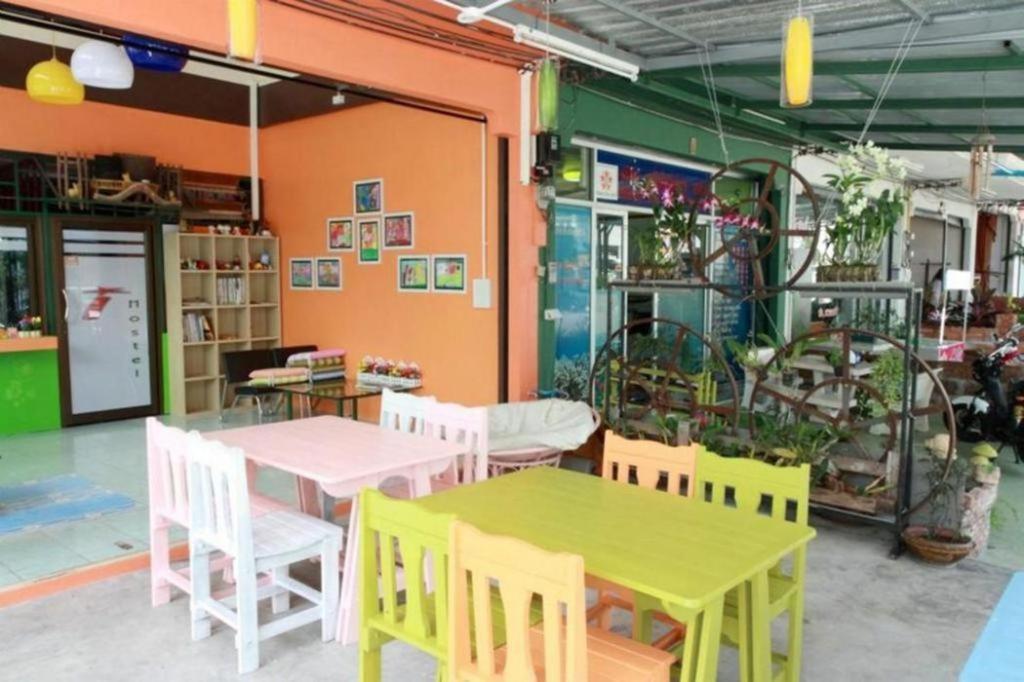 Oyo 586 I Hostel Phuket Bagian luar foto