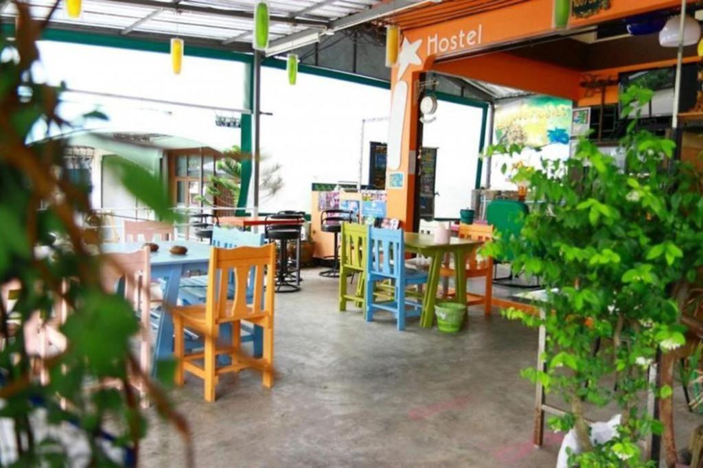 Oyo 586 I Hostel Phuket Bagian luar foto
