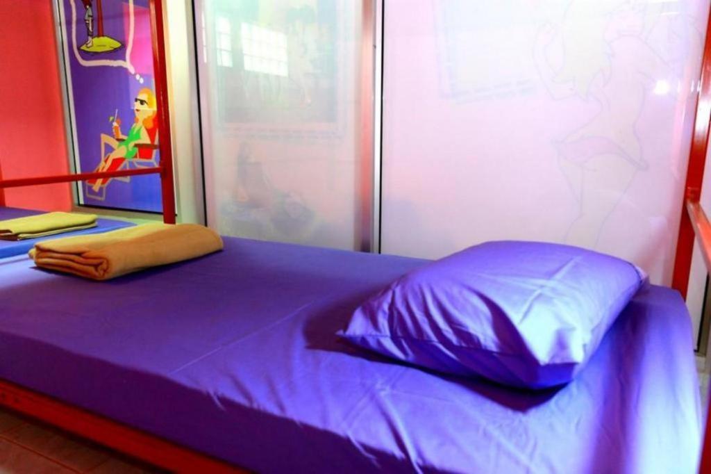 Oyo 586 I Hostel Phuket Bagian luar foto