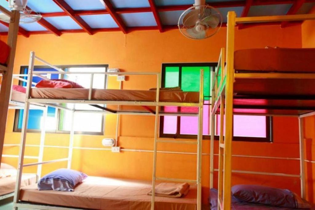 Oyo 586 I Hostel Phuket Bagian luar foto