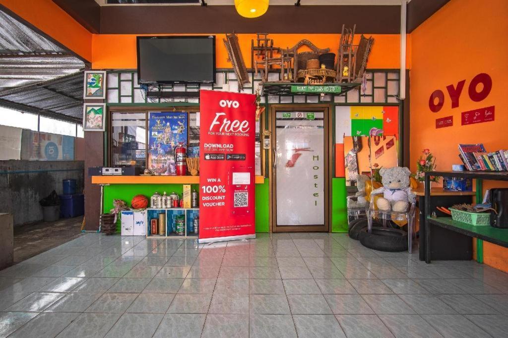 Oyo 586 I Hostel Phuket Bagian luar foto