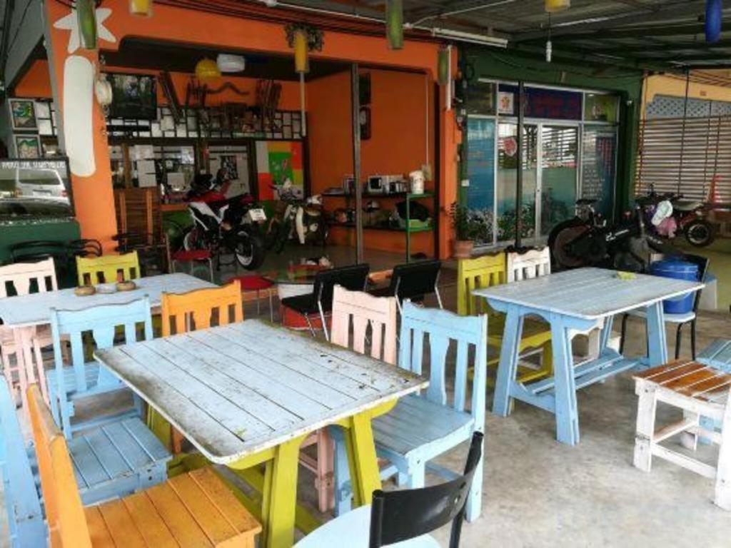 Oyo 586 I Hostel Phuket Bagian luar foto