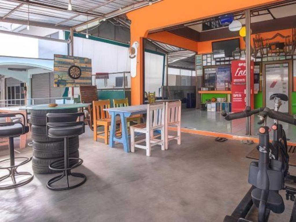 Oyo 586 I Hostel Phuket Bagian luar foto