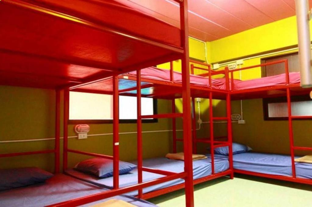 Oyo 586 I Hostel Phuket Bagian luar foto
