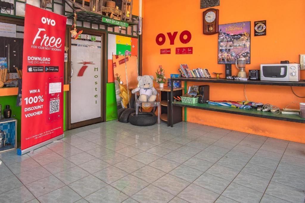 Oyo 586 I Hostel Phuket Bagian luar foto