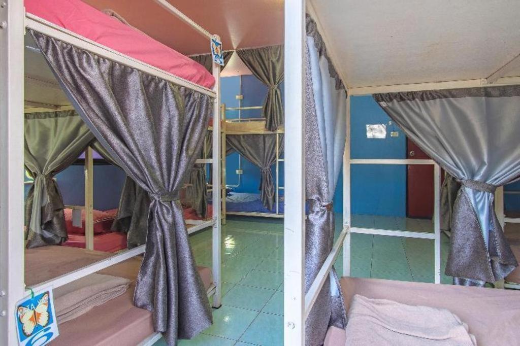 Oyo 586 I Hostel Phuket Bagian luar foto